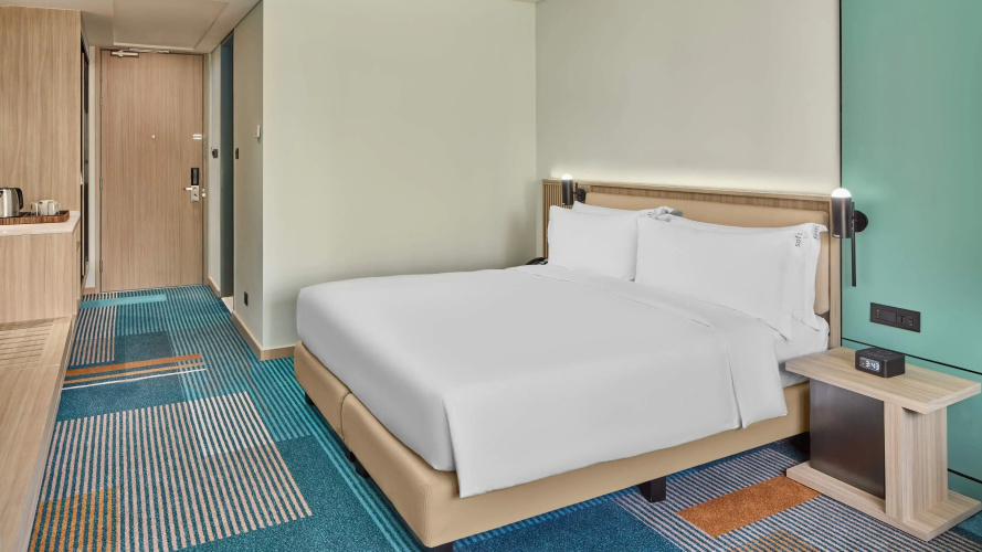 Holiday Inn & Suites Makati by IHG