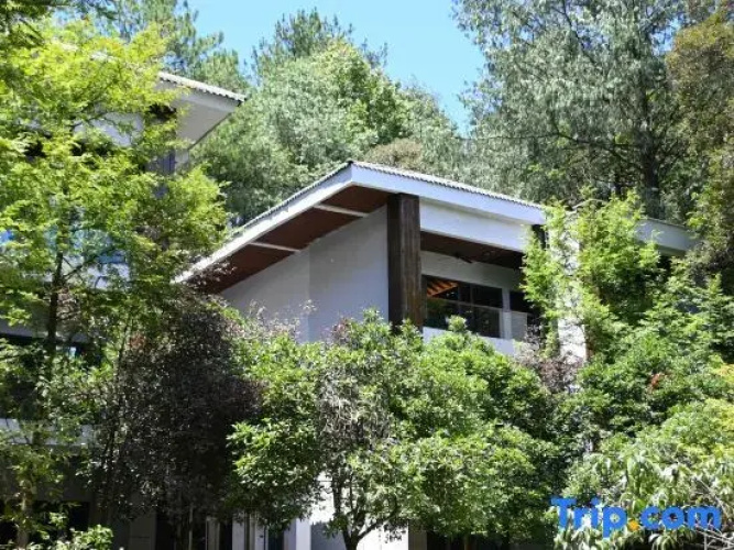 Xingchuan Yulu Academy & Inn