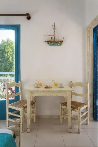 Limnonari Mini Studio