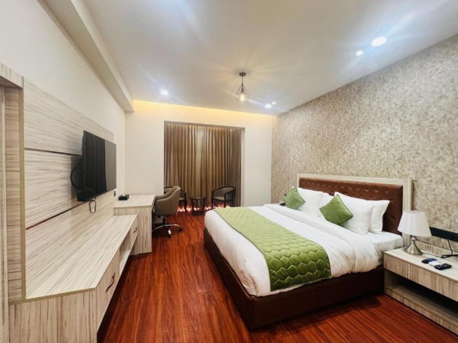 Deluxe room with city view