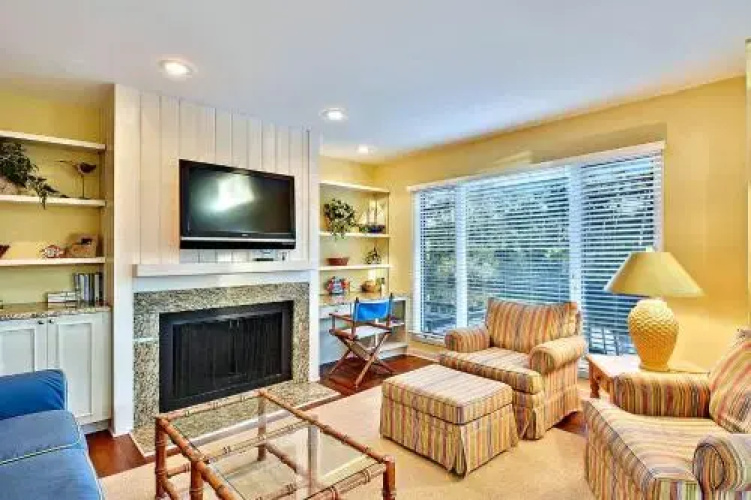 4585 Parkside Villa