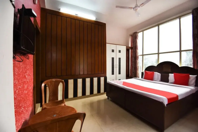Ayush Home Stay by OYO Rooms