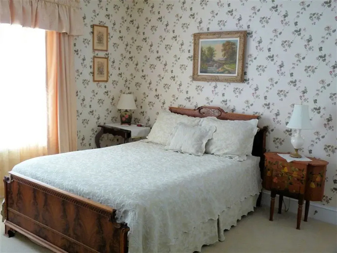J.D. Thompson Inn