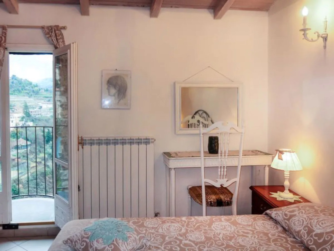 House Reanna Apricale