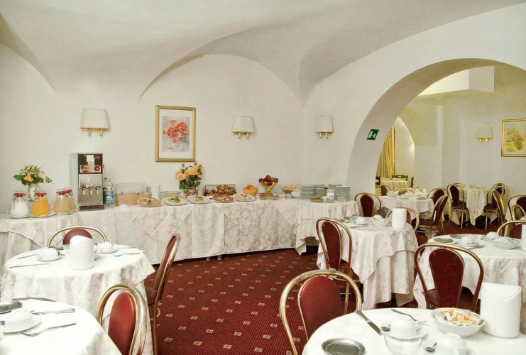 Daniela Hotel
