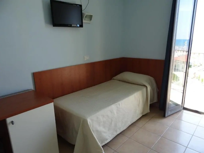 Standard Triple room with balcony and with sea view