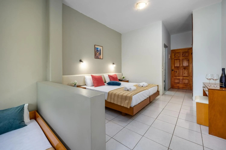 Bayside Hotel Katsaras