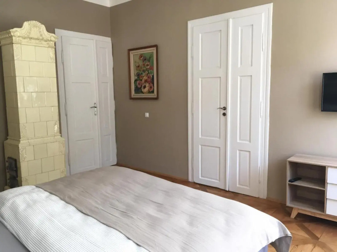 Apartment Vertigo