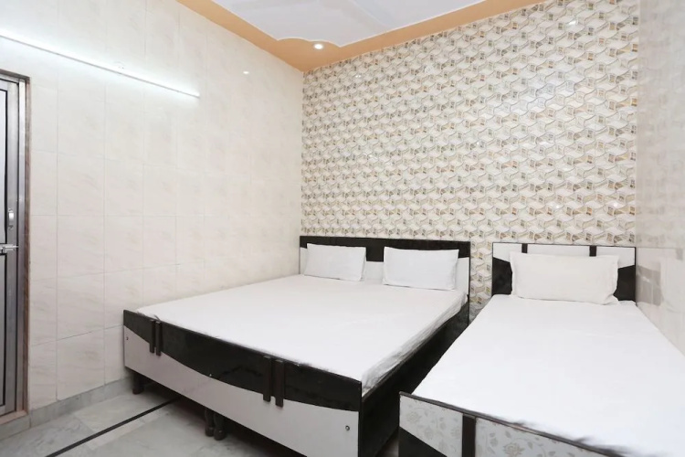 SPOT ON 37780 Hotel Doon Sabri