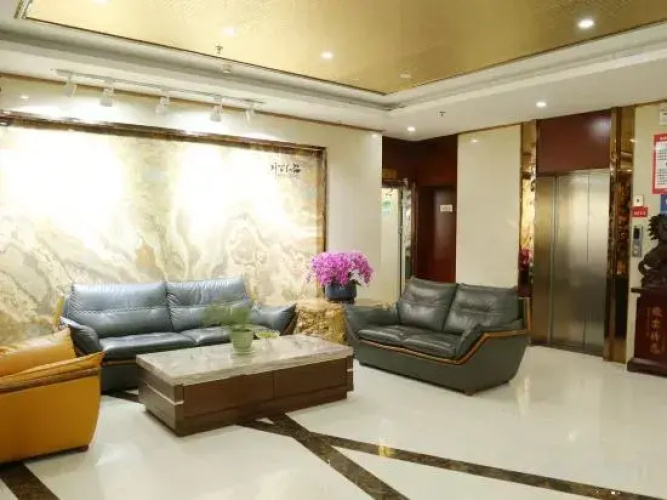 Crowne Plaza Hotel