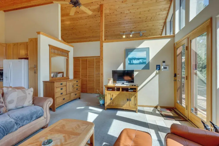 Mtn-view Deck: Cabin Getaway in Angel Fire