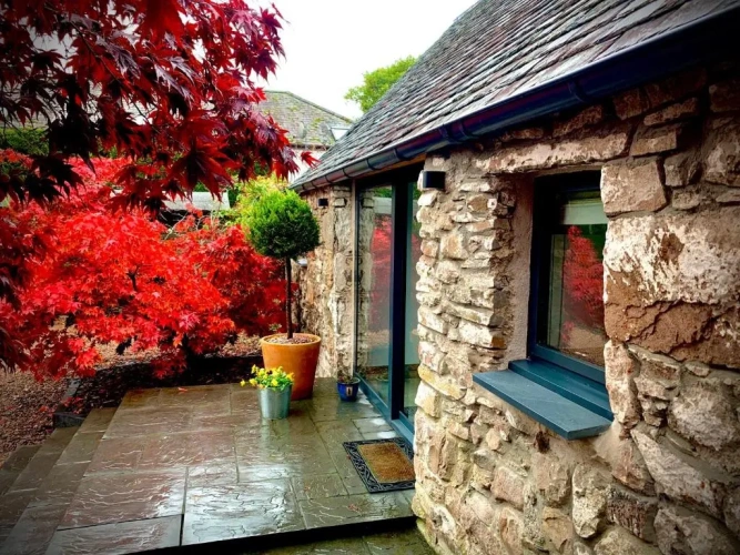 2 Bedrooms Cottage