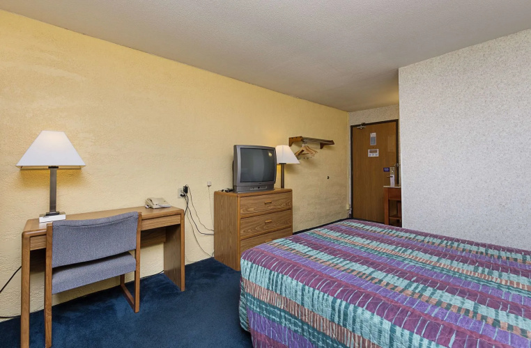 Motel 6-Moline, IL