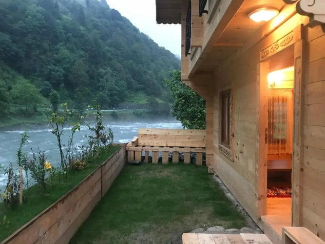 2 Bedrooms Chalet with river view