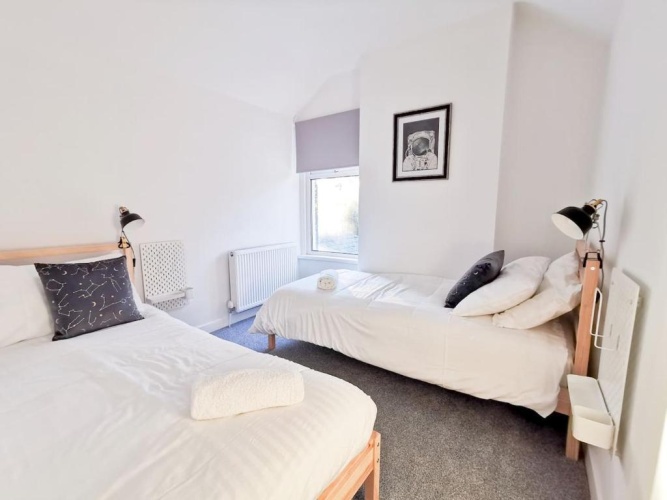 3 Bedrooms Apartment