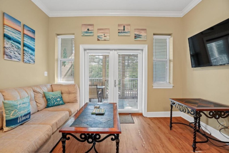 3 Bedrooms Apartment