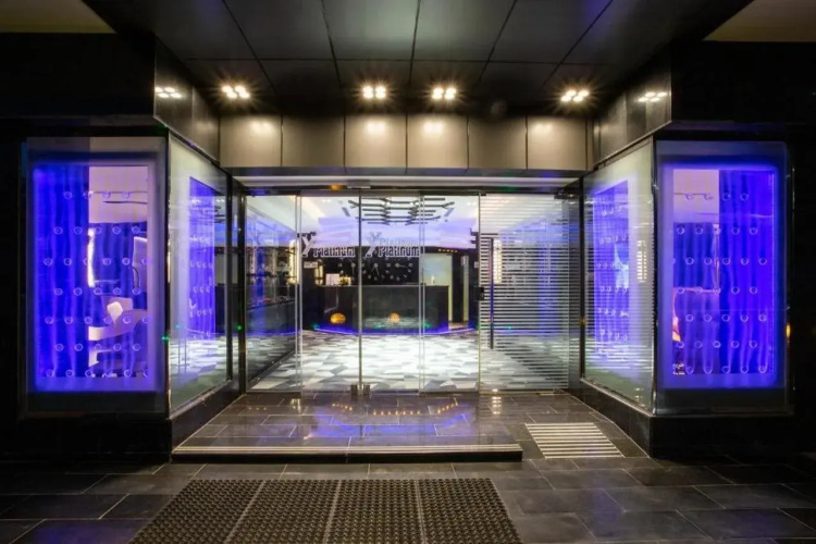 Platinum Hotel