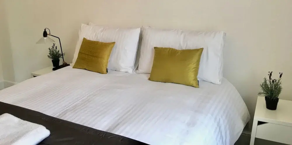 Netley Village Apartment