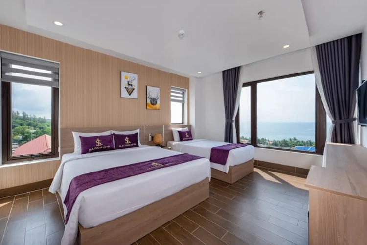 Deluxe Triple room with ocean view