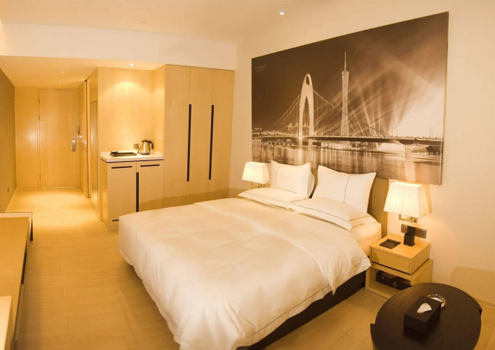 J hotel