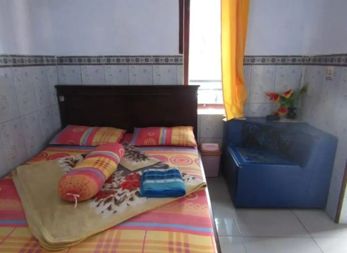 Economy room