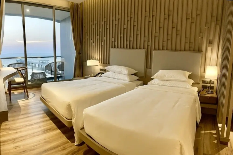 Deluxe Twin room with balcony and with sea view