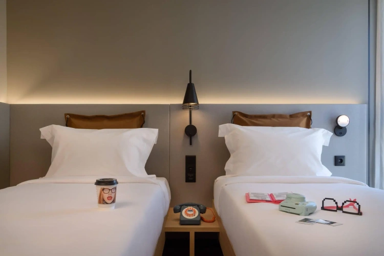 Standard Twin room with city view