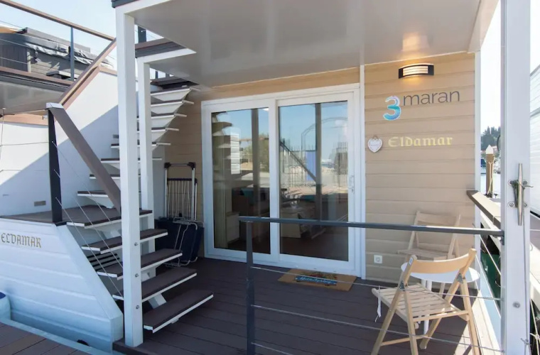 Eldamar Floating House