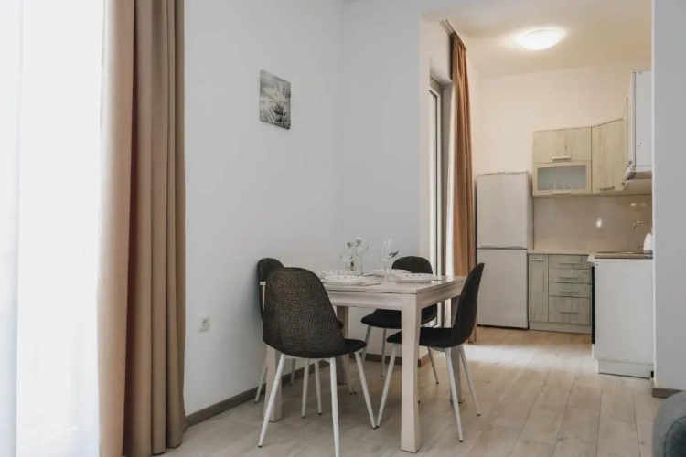 1 Bedroom Apartment