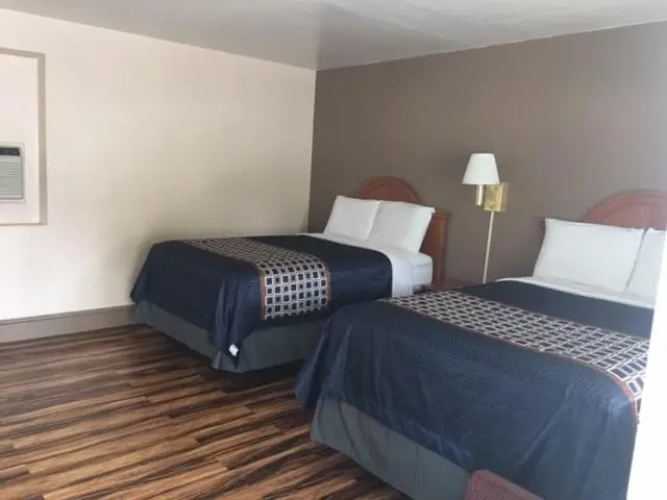 Hilltop Inn