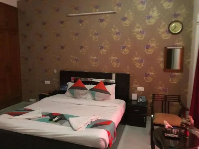 Hotel Ashray by FabHotels