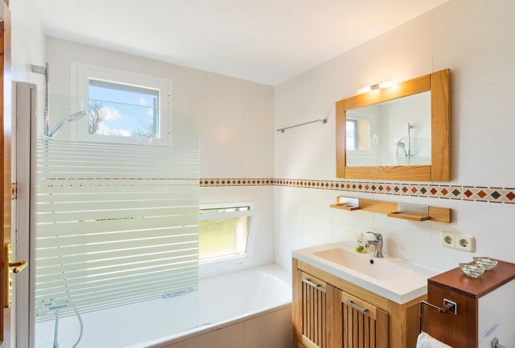 4 Bedrooms Villa