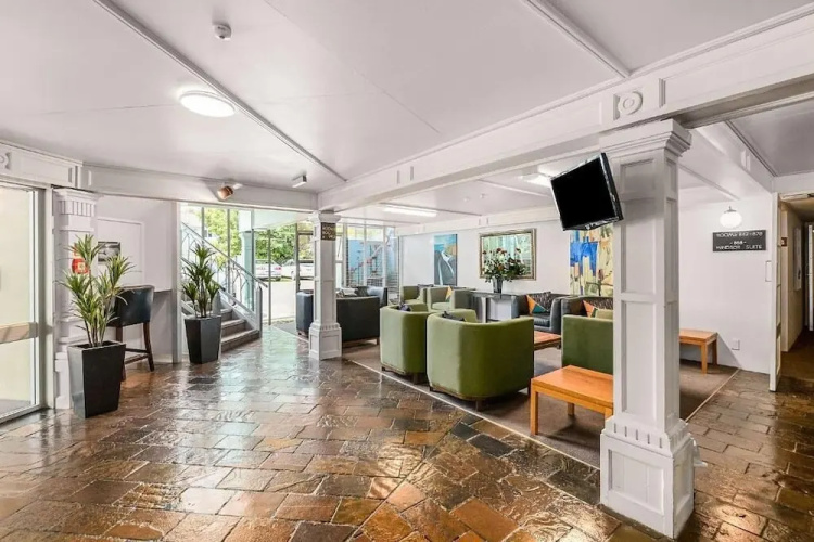 The Angus Hotel