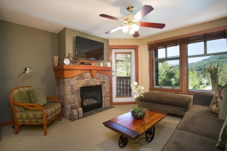 Eagle Springs East 1 & 2 Bedroom Condos
