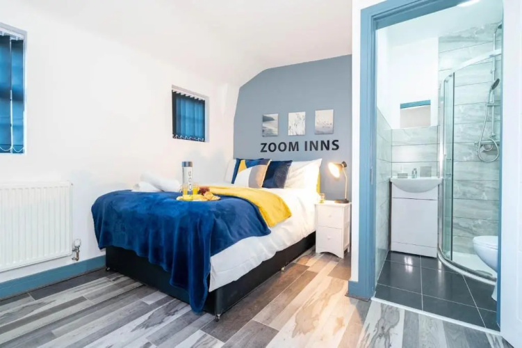 Modern, stylish studio with Netflix