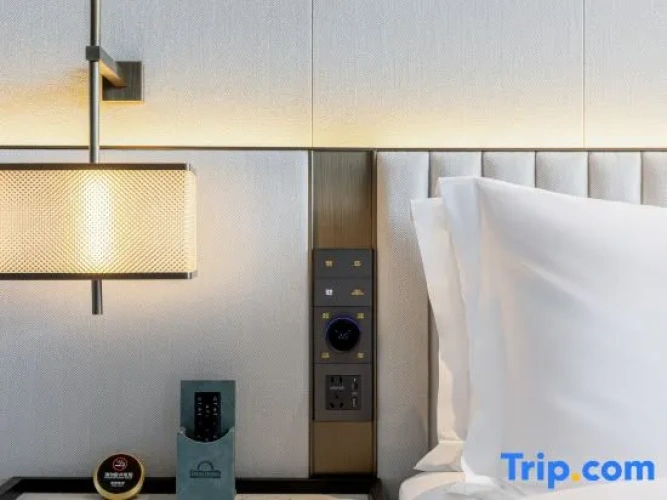 Deluxe Family Suite