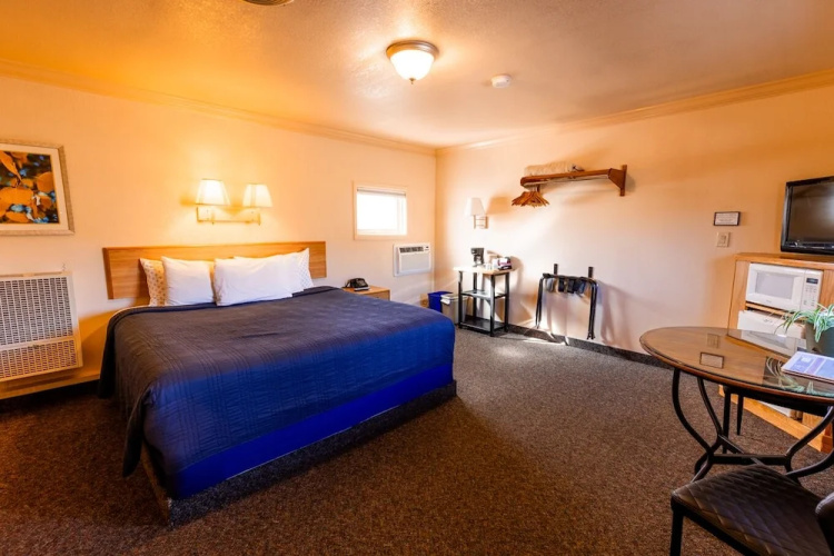 Woodland Motel