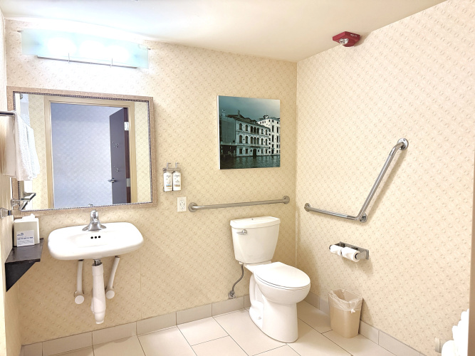 Holiday Inn Express & Suites Riverport Richmond photo 10