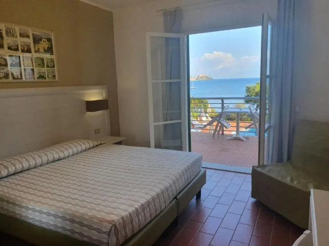 Superior Triple room with sea view