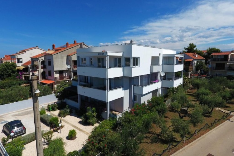 Apartment with balcony and with sea view