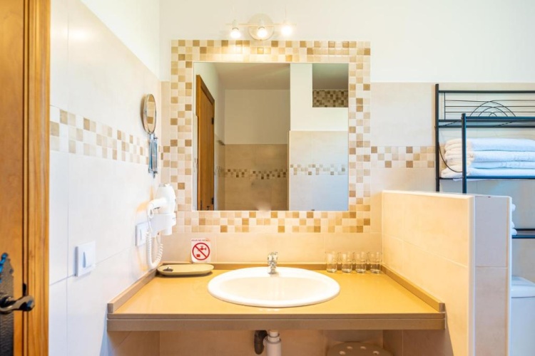 2 Bedrooms Cottage