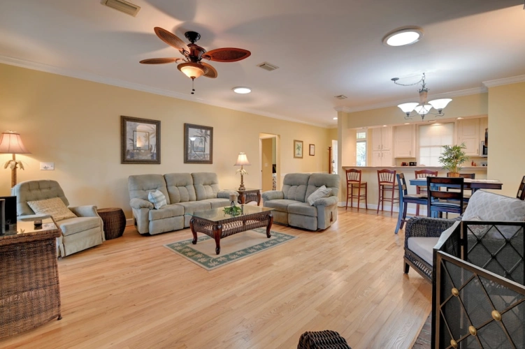 2 Bedrooms Cottage