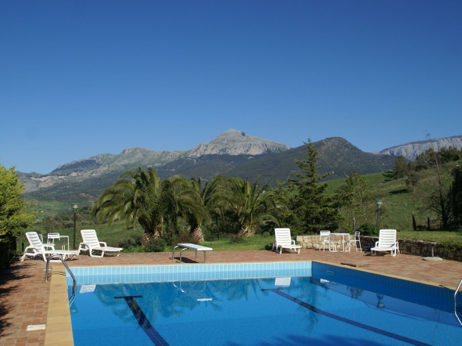 Luxurious Holiday Home in Collesano With Pool