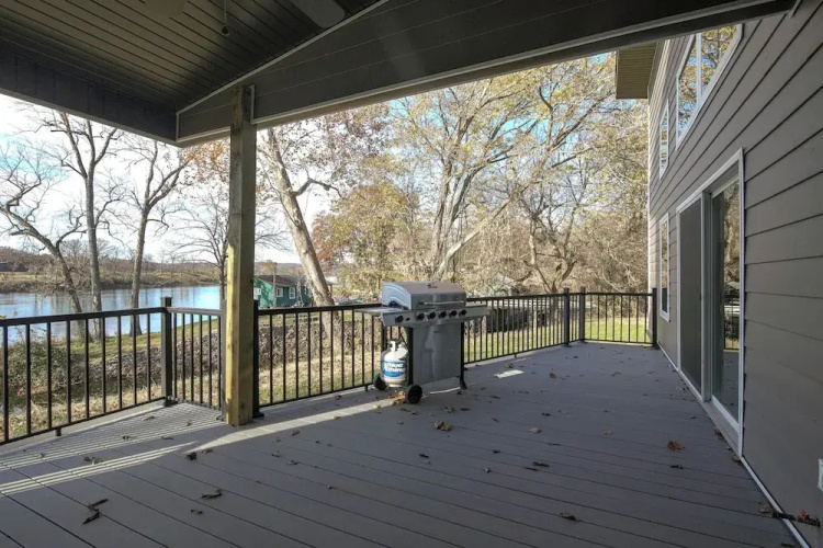 Bright Cotter Vacation Rental w/ White River Views