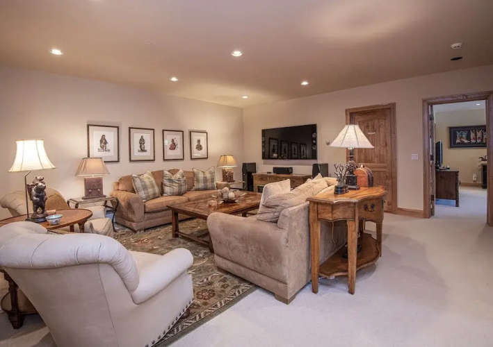 40 Goshawk 5 Bedroom Home by RedAwning