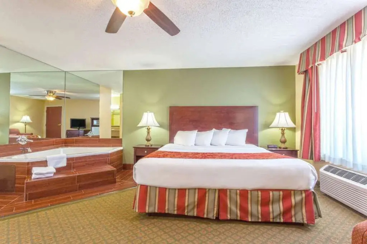 Spark by Hilton Evansville East, IN