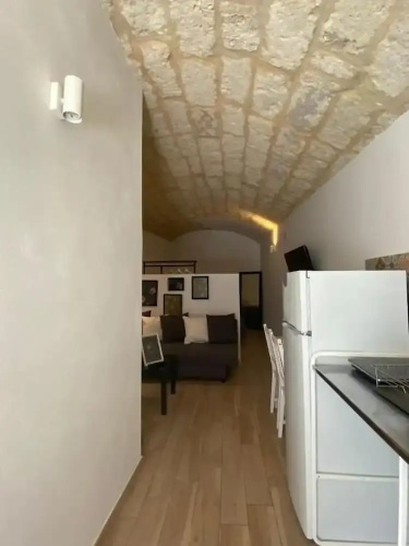Bari LandLord 31