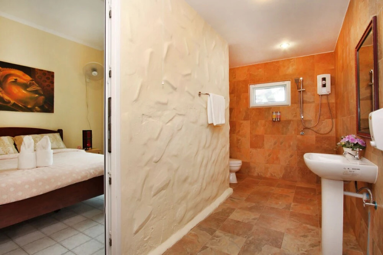 Nai Mueang Far Villa with 4 bedroom