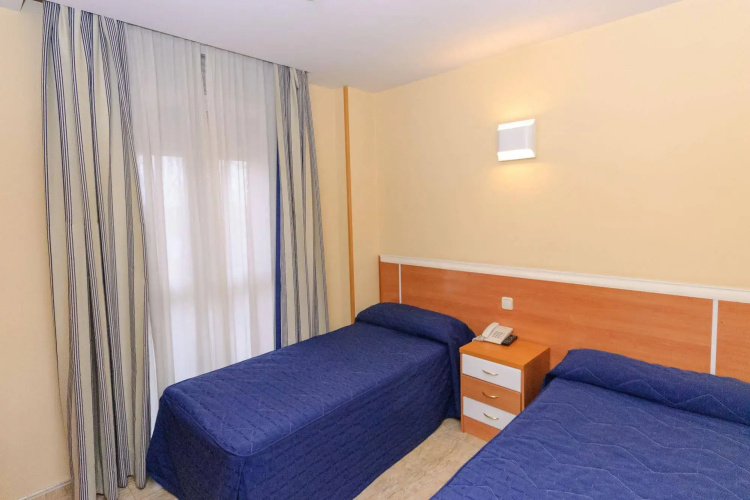 Hotel Barajas Plaza Madrid