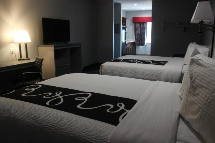 Deluxe Quadruple Suite